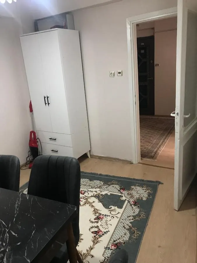 Vintage Square Apartment In Zeytinburnu Istanbul